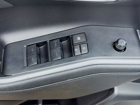 Used 2023 Toyota Highlander XLE image 26