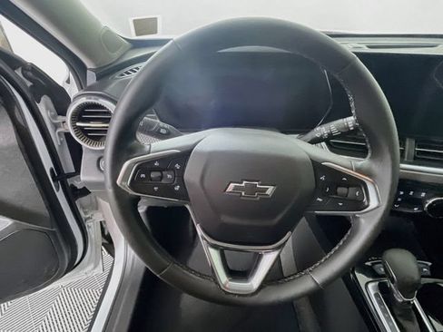Used 2025 Chevrolet Trax ACTIV w/ Sunroof Package FWD image 12