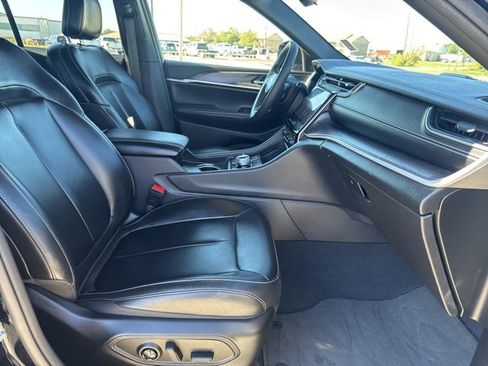 Used 2024 Jeep Grand Cherokee Limited 4xe image 12