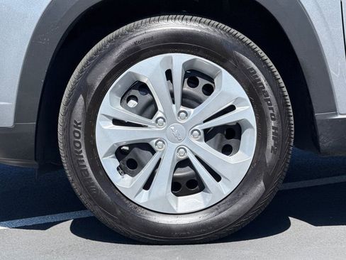 Used 2025 Chevrolet Trax LS FWD image 15