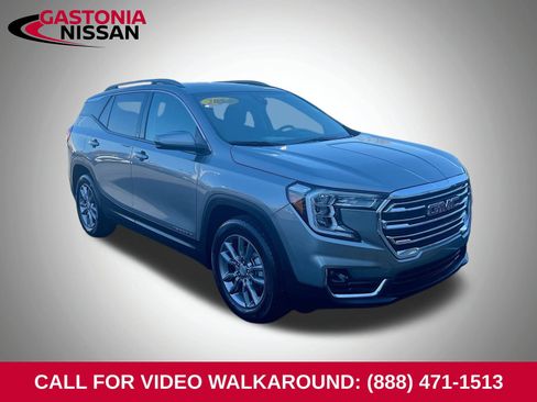 Used 2024 GMC Terrain SLT image 1