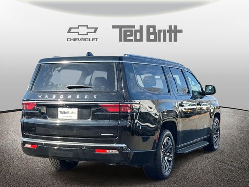 Used 2024 Jeep Wagoneer L Series II w/ Flexible Seating Group image 4