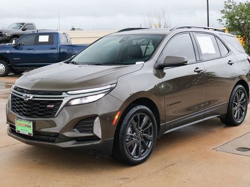 Used 2023 Chevrolet Equinox RS w/ RS Leather Package FWD image 3