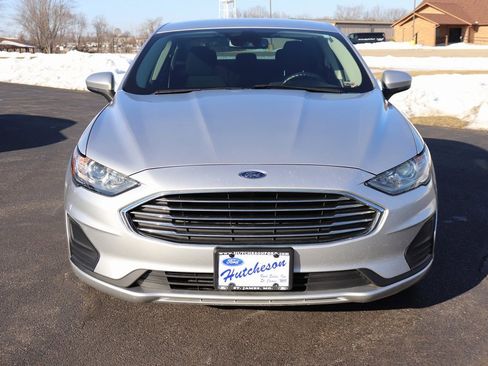 Used 2019 Ford Fusion SE image 2