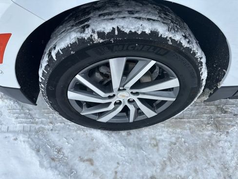 Used 2023 Chevrolet Equinox Premier image 10