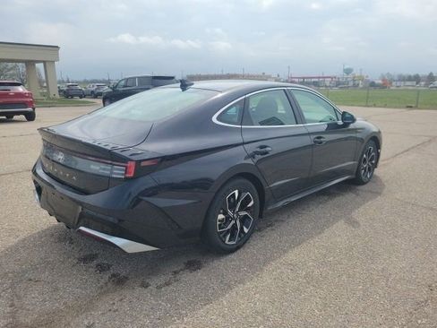 Used 2025 Hyundai Sonata SEL FWD image 21