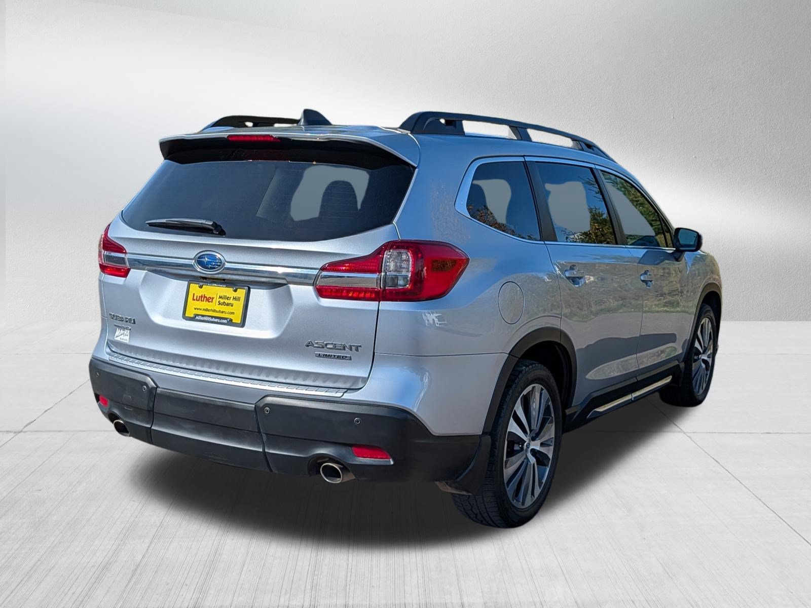 Used 2022 Subaru Ascent Limited w/ Technology Package AWD/4WD image 7