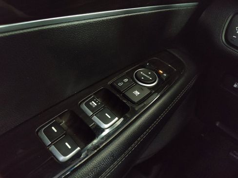 Used 2019 Kia Sorento L FWD image 27