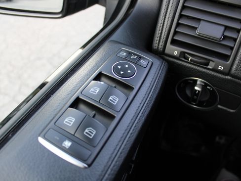 Used 2015 Mercedes-Benz G 550 image 28