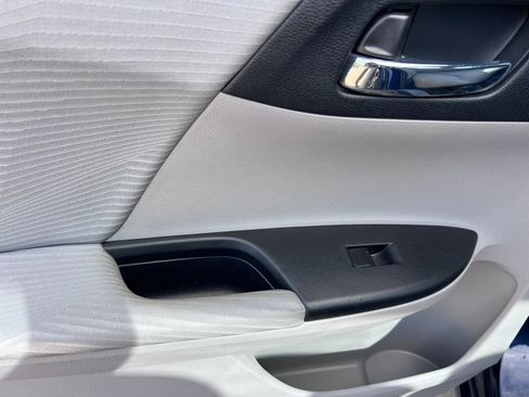 Used 2017 Honda Accord LX image 20