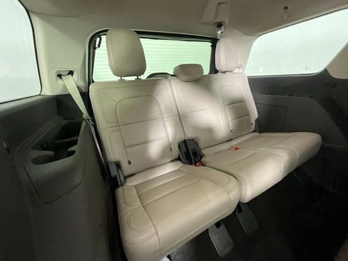 Used 2024 Lincoln Navigator Premiere image 24