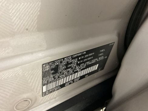 Used 2023 Toyota Venza Limited AWD/4WD image 29