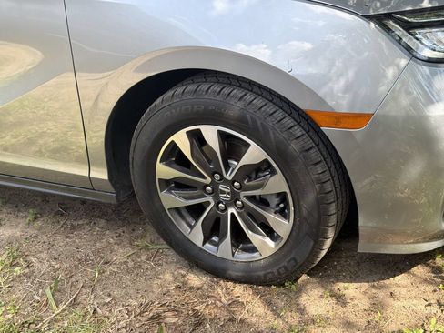 Used 2023 Honda Odyssey EX-L image 3