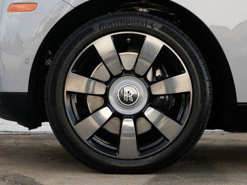 Used 2024 Rolls-Royce Cullinan image 35