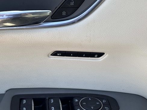 Used 2021 Cadillac XT6 Premium Luxury image 13