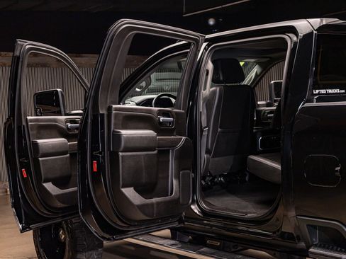 Used 2021 Chevrolet Silverado 2500 LTZ w/ Z71 Chrome Sport Edition image 27