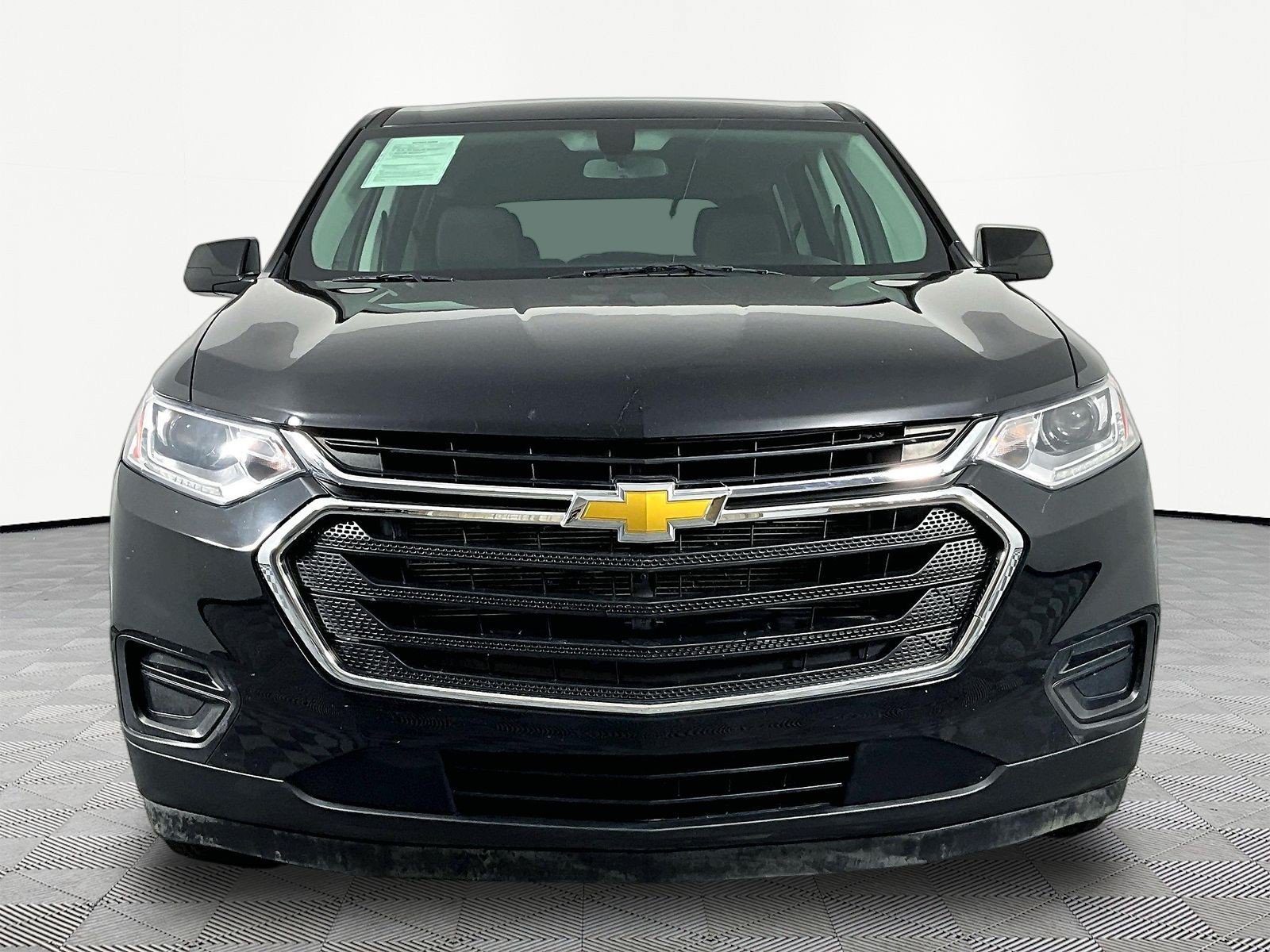 Used 2020 Chevrolet Traverse LS FWD image 2