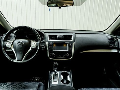 Used 2017 Nissan Altima 2.5 FWD image 12