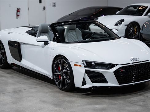Used 2021 Audi R8 V10 RWD image 8