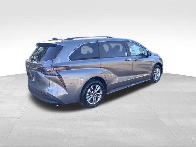 New 2026 Toyota Sienna XLE AWD/4WD image 6