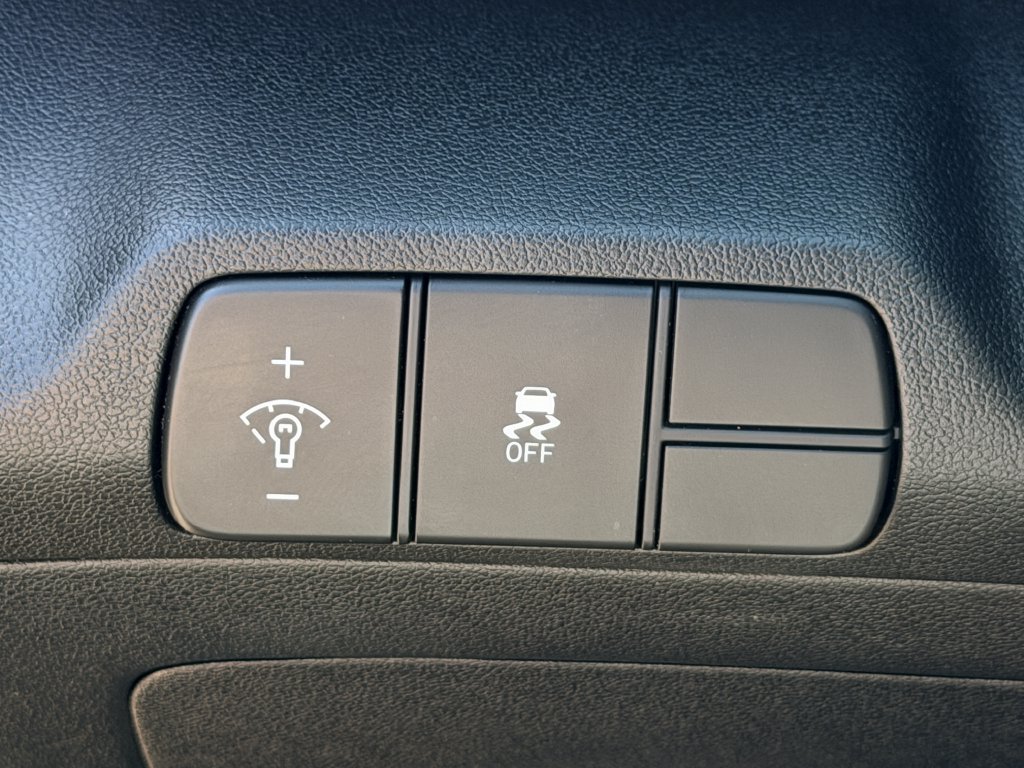 Certified 2025 Hyundai Elantra Sport FWD image 26