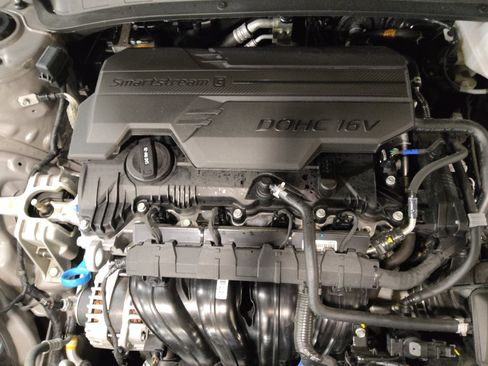 Used 2025 Hyundai Elantra SEL image 30