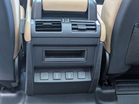 New 2026 Land Rover Defender 110 X-Dynamic SE AWD/4WD image 28