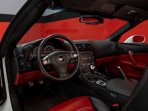 Used 2009 Chevrolet Corvette Coupe w/ Z51 Performance Package RWD image 44
