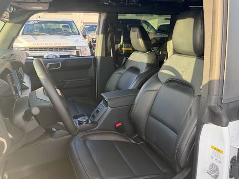 Certified 2025 Ford Bronco Badlands AWD/4WD image 6