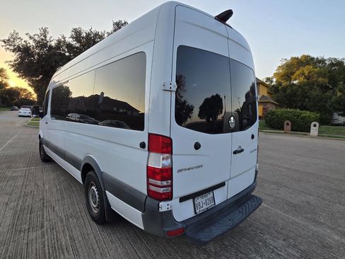Used 2014 Freightliner Sprinter 2500 image 5