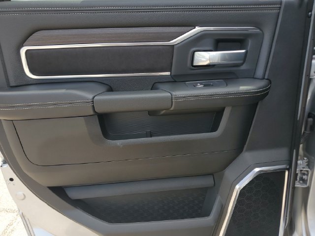 Used 2026 RAM 2500 Laramie AWD/4WD image 19