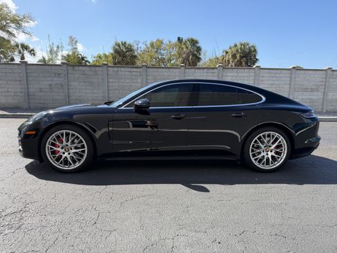 Certified 2023 Porsche Panamera 4S image 2