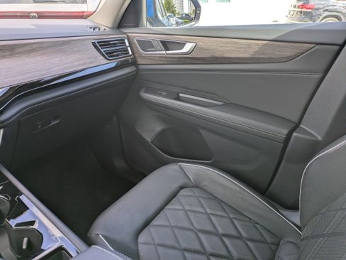 Used 2025 Volkswagen Atlas SEL Premium R-Line AWD/4WD image 19