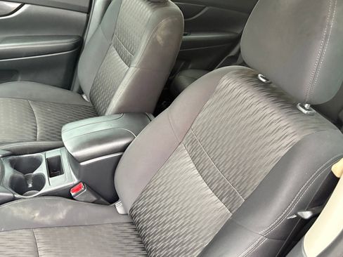 Used 2018 Nissan Rogue S image 29