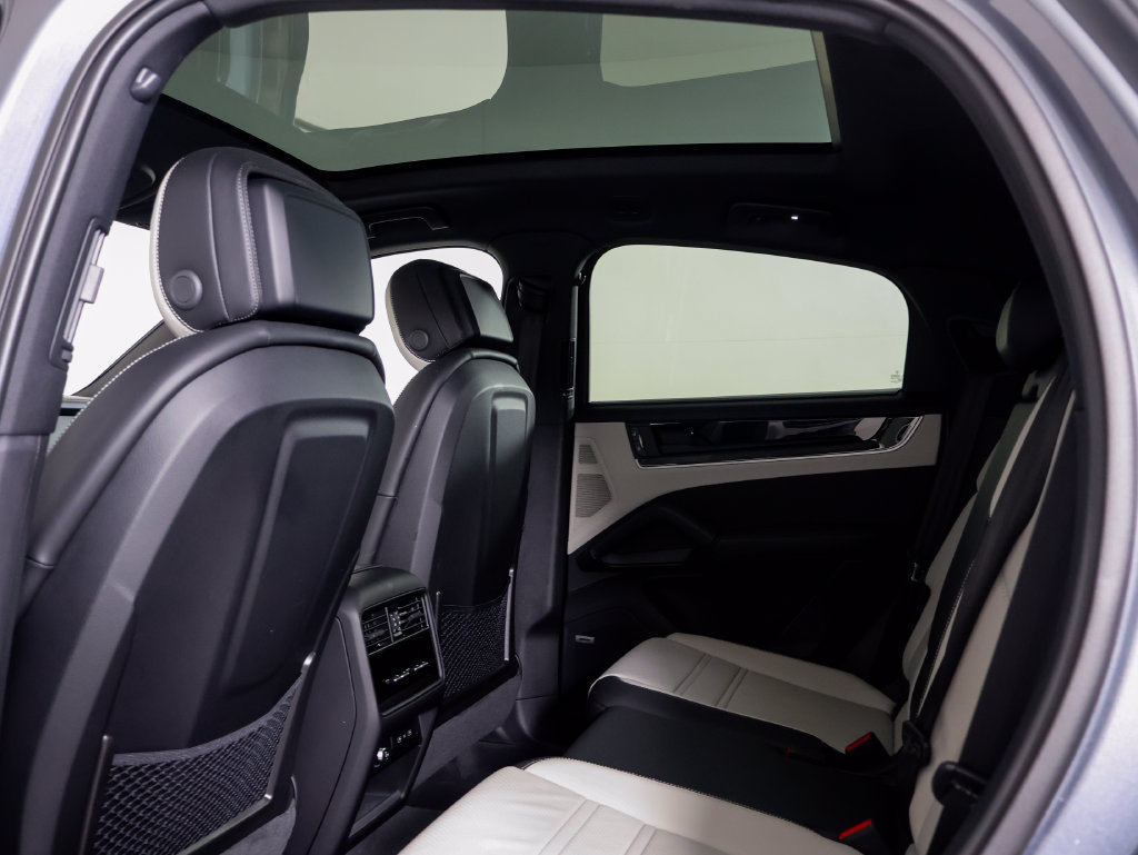 Certified 2026 Porsche Cayenne S AWD/4WD image 7