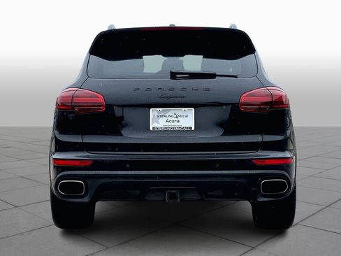 Used 2018 Porsche Cayenne Platinum Edition image 4