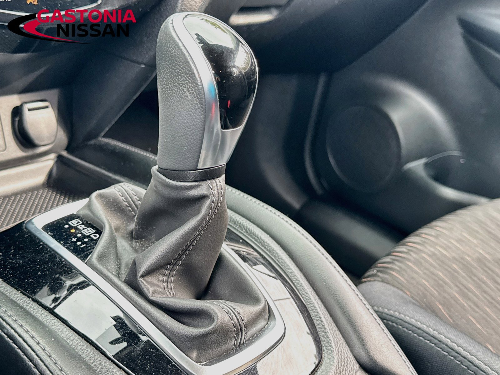 Used 2019 Nissan Rogue S w/ Special Edition Package FWD image 19