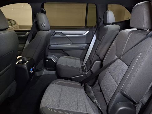 New 2026 GMC Acadia Elevation image 13