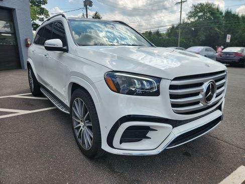 Used 2024 Mercedes-Benz GLS 450 4MATIC w/ AMG Line Exterior image 14