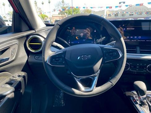 New 2026 Chevrolet Trax LT w/ Sunroof Package FWD image 3