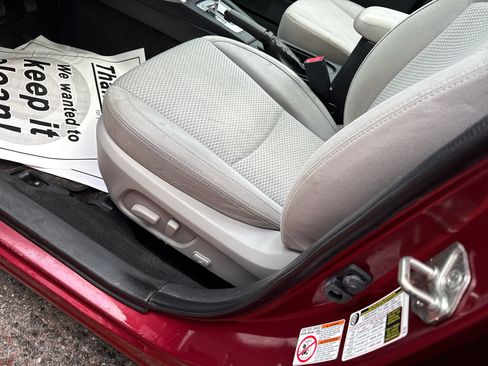 Used 2016 Subaru Forester 2.5i Premium w/ All-Weather Package image 16