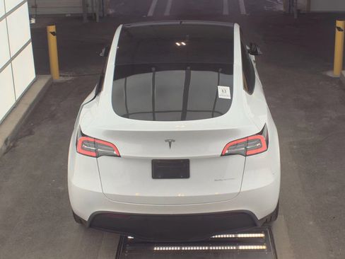 Used 2023 Tesla Model Y Long Range AWD/4WD image 5