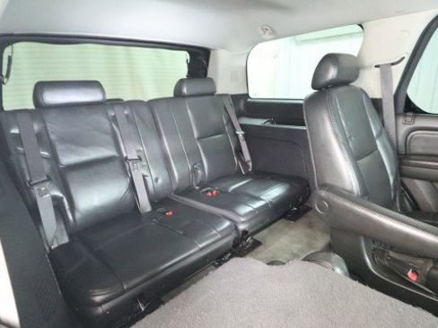 Used 2009 Cadillac Escalade AWD image 12