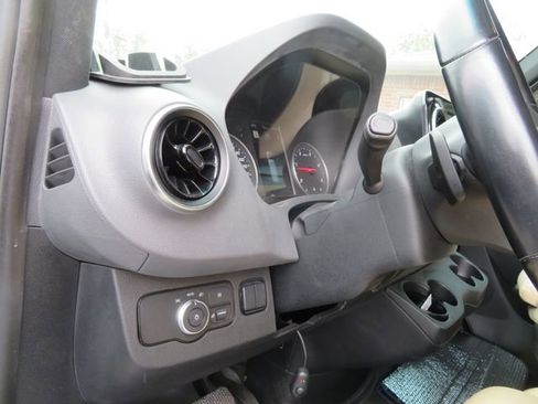 Used 2019 Mercedes-Benz Sprinter 170 image 16