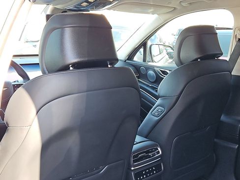 Certified 2025 Genesis GV80 3.5T Prestige AWD/4WD image 16