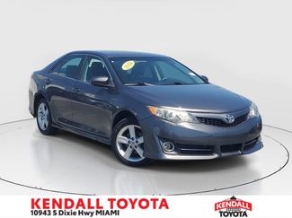 Used 2014 Toyota Camry SE video 1