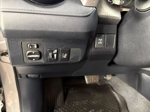 Used 2018 Toyota RAV4 LE w/ All Weather Liner Package AWD/4WD image 22