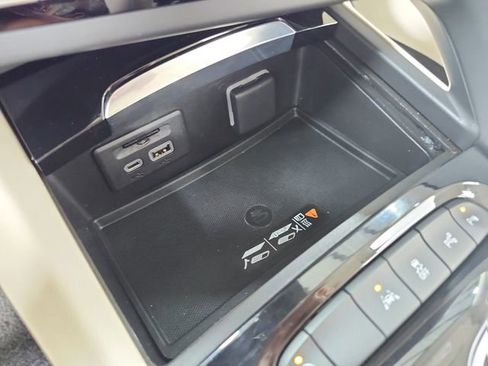 Used 2023 Buick Envision Avenir FWD image 34
