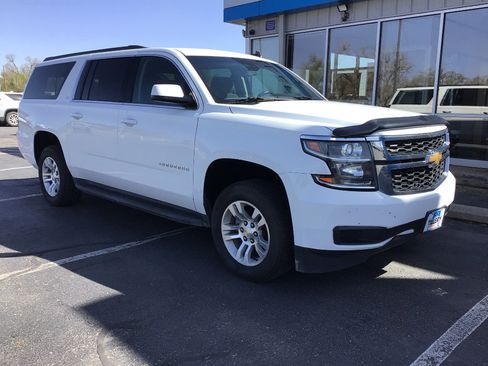 Used 2015 Chevrolet Suburban LS image 2