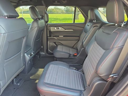 New 2026 Ford Explorer ST-Line w/ ST-Line Street Pack image 15